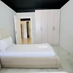 Appartamento Miku Apartment-chic 2 Bedroom Escape *