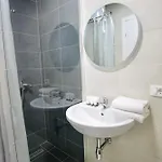 Miku Apartment-chic 2 Bedroom Escape Tirana