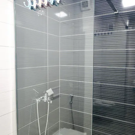 Miku Apartment-chic 2 Bedroom Escape * Tirana