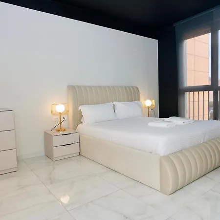 Miku Apartment-chic 2 Bedroom Escape * Tirana