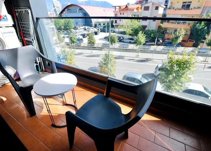 Miku Apartment-chic 2 Bedroom Escape Apartment *